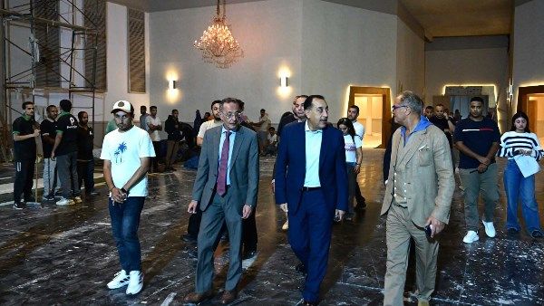 مدبولي يتفقد الترتيبات والتجهيزات النهائية للاحتفال الرسمي بافتتاح المتحف الكبير مدبولي يتفقد الترتيبات والتجهيزات النهائية للاحتفال الرسمي بافتتاح المتحف الكبير