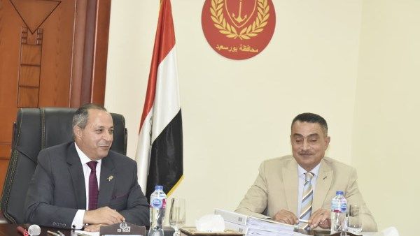 محافظ بورسعيد: نحرص على تقديم كافة أوجه الدعم والتسهيلات للمصنعين الجادين