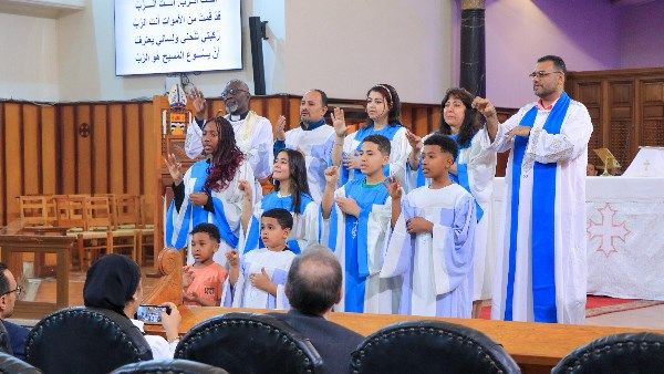 الكنيسة الأسقفية توفر ترجمة فورية بلغة الإشارة وتخصص ركنًا للصم بقداس العيد الكنيسة الأسقفية توفر ترجمة فورية بلغة الإشارة وتخصص ركنًا للصم بقداس العيد