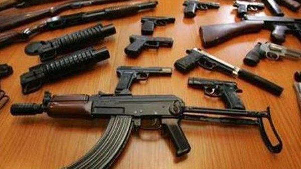 التحفظ على مواد مخدرة بـ 18 مليون جنيه وأسلحة وإرسالها للجهات الفنية التحفظ على مواد مخدرة بـ 18 مليون جنيه وأسلحة وإرسالها للجهات الفنية