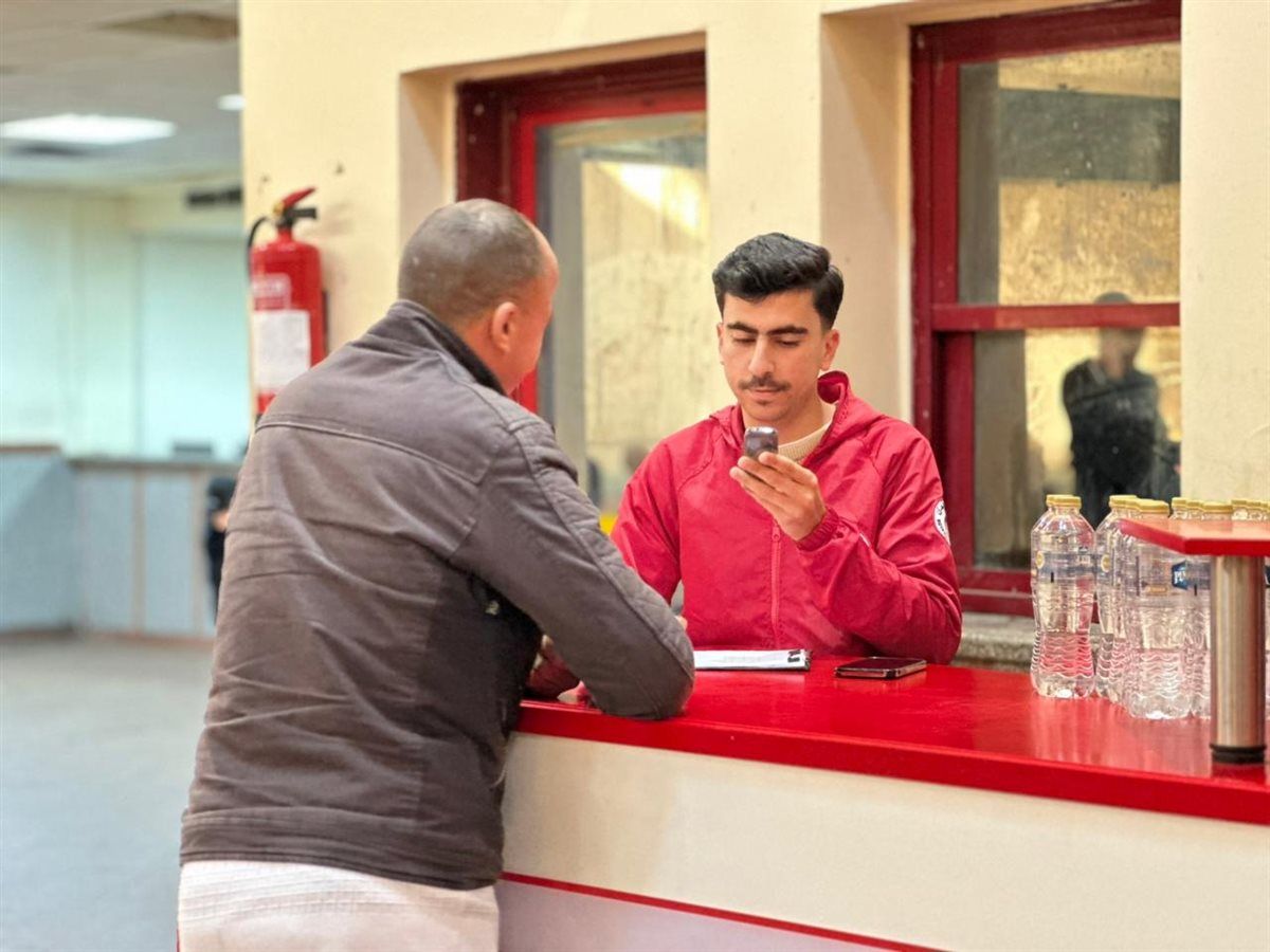 الهلال الأحمر المصري يستقبل دفعة جديدة من مصابي غزة 