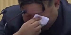 مشهد
      نادر
      للرجل
      الصلب،
      لماذا
      دخل
      زعيم
      كوريا
      فى
      نوبة
      بكاء
      (فيديو)