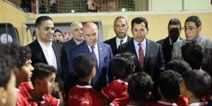 وزير
      الشباب
      والرياضة
      يتفقد
      المشروع
      القومي
      للمواهب
      في
      الشيخ
      زايد