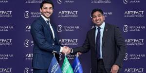 طيران
      الرياض
      يوقع
      شراكة
      مع
      "أرتيفاكت"
      لإحداث
      ثورة
      بالقطاع
      وبناء
      منصة
      خاصة