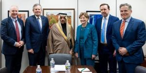 وزير الخارجية يلتقي نائبة رئيس لجنة العلاقات الخارجية في مجلس الشيوخ الأمريكي - المساء الاخباري
