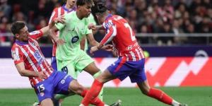 برشلونة يسعى لتعزيز الصدارة في مواجهة قوية أمام أتلتيكو مدريد بالدوري الإسباني