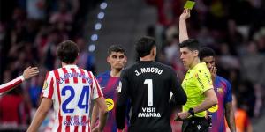 أتلتيكو مدريد يتهكم على لجنة الحكام بسبب واقعة مباراة برشلونة