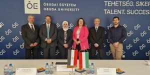 لتعزيز التعاون الدولي .. وفد جامعة بنها في زيارة لجامعة أوبودا بالمجر