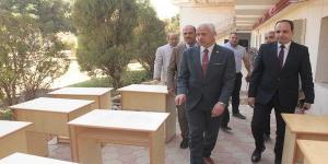 جامعة أسيوط تدعم الطلاب بـ234 مكتبًا من إنتاج الورش لتجديد المدينة الجامعية