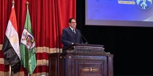رئيس جامعة القاهرة: تطوير المناهج الدراسية وفق المعايير الدولية الحديثة