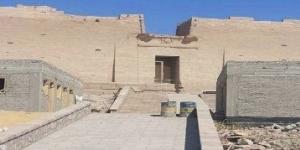 وزير السياحة يوقف أعمال الأكشاك أمام معبد كلابشة