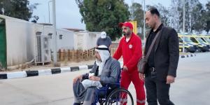 الهلال الأحمر المصري يستقبل دفعة جديدة من مصابي غزة| صور