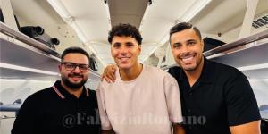 صورة.. عمر فايد في طريقه إلى إيطاليا للانضمام إلى ناديه الجديد