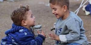 آلاف الأطفال ومقدمي الرعاية في غزة يتلقون دعمًا نفسيًا مع تفاقم الإصابات - المساء الاخباري