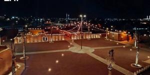 إنارة القرية التراثية بعيون الجواء تبرز هويتها العمرانية والتاريخية - المساء الاخباري