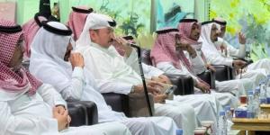 كتبها النمري.. ورد وعناقيد في فنون الطائف - المساء الاخباري