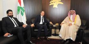 السفير الدوسري والجميل يناقشان أبزر المستجدات السياسية في لبنان والمنطقة