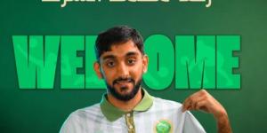 بعد منافسة مع عدة أندية.. اللاعب الشرفا يوقع لطائرة نادي السلام