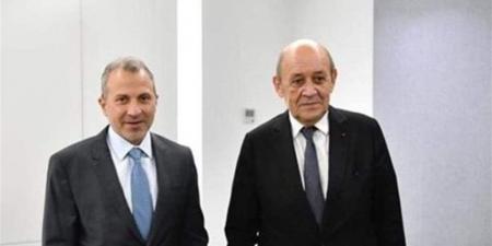 باسيل يستقبل لودريان.. ويسلمه "مقترح حماية لبنان"