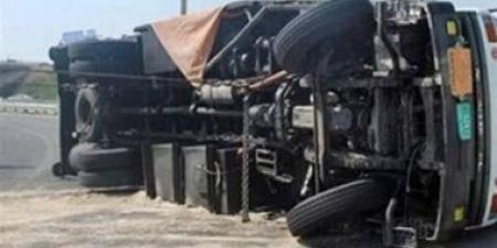 إصابة 3 أشخاص فى تصادم تروسيكل وسيارة نقل بطريق دمياط الشرقى بالدقهلية - المساء الاخباري