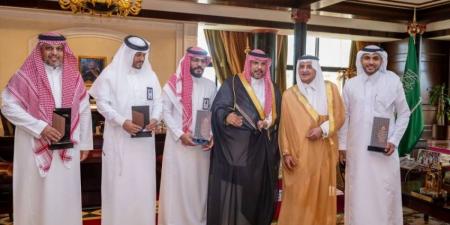 أمير تبوك يكرم الفرق الفائزة في هاكاثون إمارة منطقة تبوك للابتكار الرقمي 2026