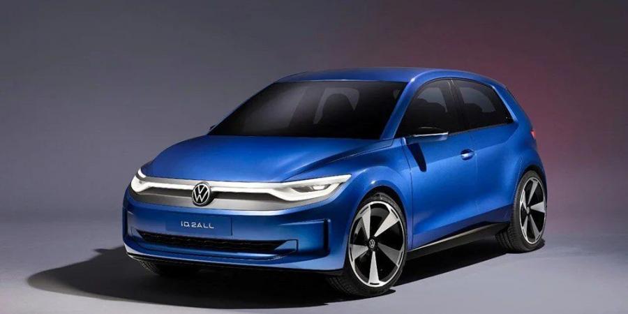 شركة
Volkswagen
تخفض
إنتاج
السيارات
الكهربائية
في
تسفيكاو
بألمانيا
وسط
انخفاض
الطلب