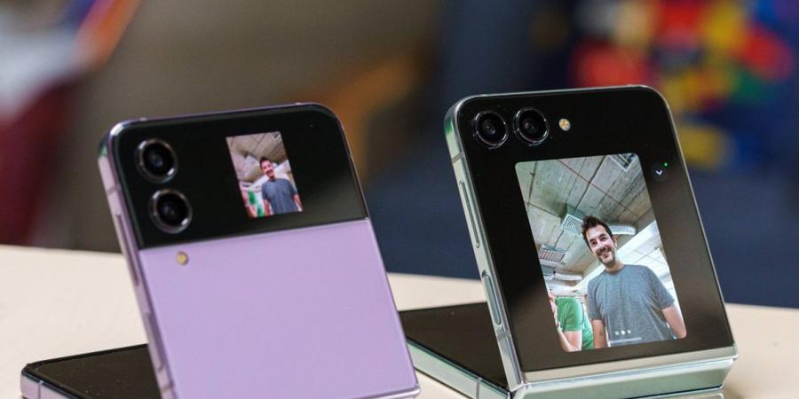 سامسونج
تدعم
هواتف
Galaxy
Z
Flip6
وFold6
بحجم
أكبر
في
الشاشة
الخارجية