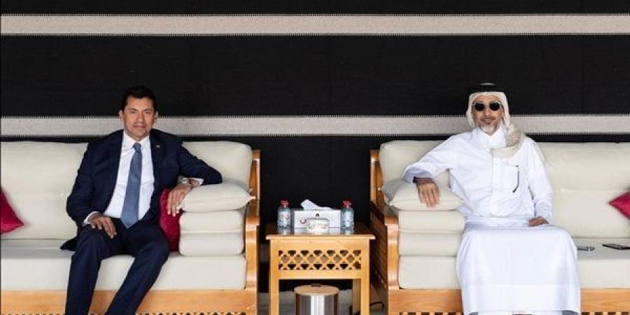 وزير
      الشباب
      والرياضة
      يلتقي
      نظيره
      القطري
      خلال
      زيارة
      للدوحة