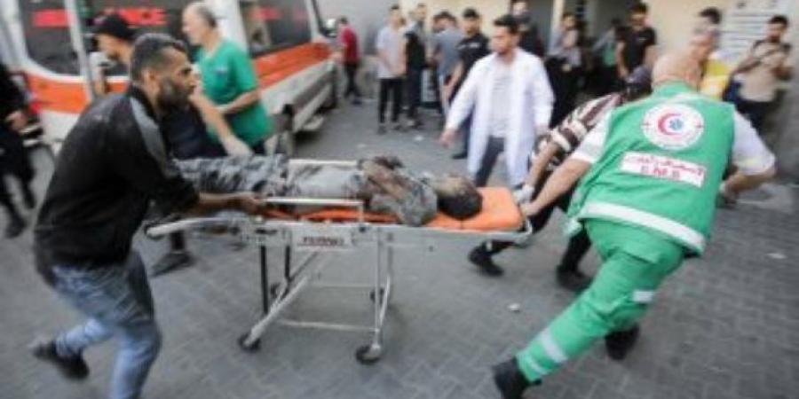 العاملون بمجمع "الشفاء" بغزة يوجهون نداء للصليب الأحمر والمنظمات الدولية لحمايتهم