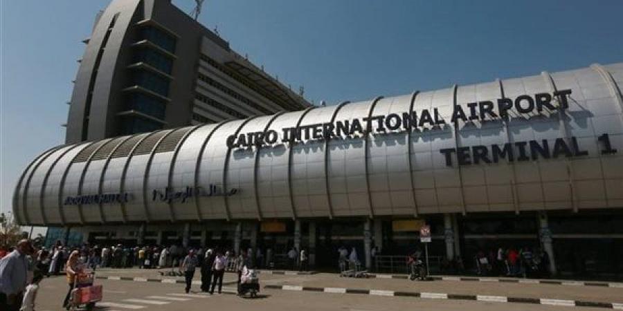 الطيران
      المدني:
      جار
      التحقيق
      لكشف
      ملابسات
      حريق
      بالقرب
      من
      مطار
      القاهرة