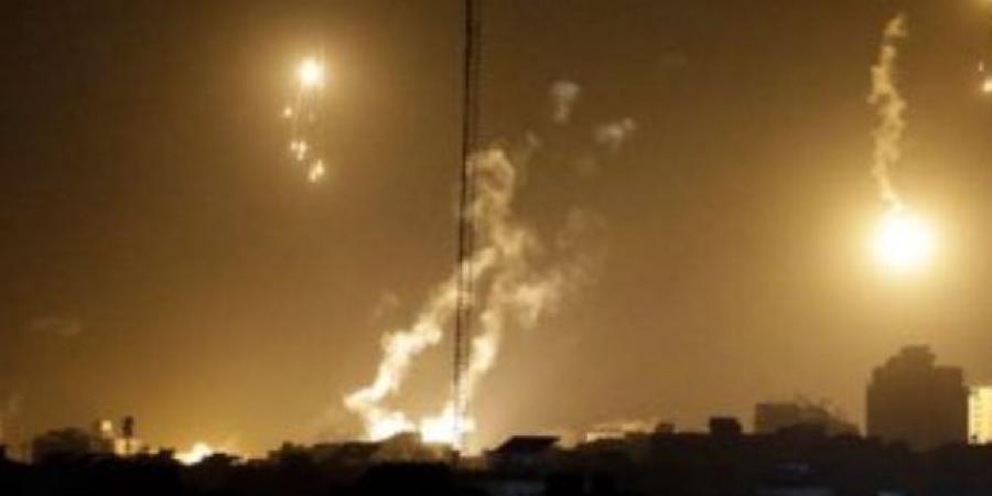 قصف سديروت وعسقلان وسماع دوى صفارات الإنذار بغلاف غزة