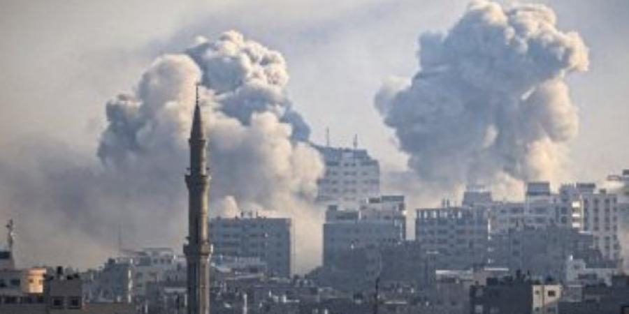 استشهاد 12 فلسطينيا إثر قصف منزل بغزة.. والاحتلال يقصف الجنوب اللبنانى