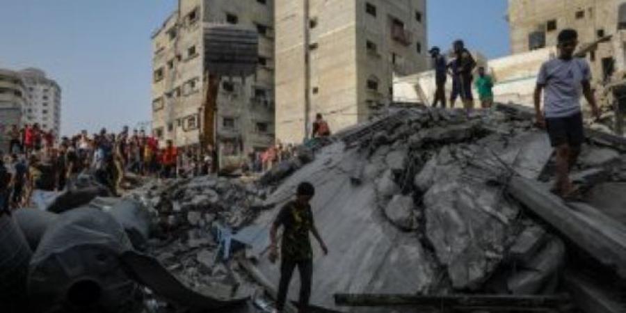 الهلال الأحمر الفلسطينى: توقف قافلة لإجلاء مرضى مستشفى "القدس" بسبب القصف