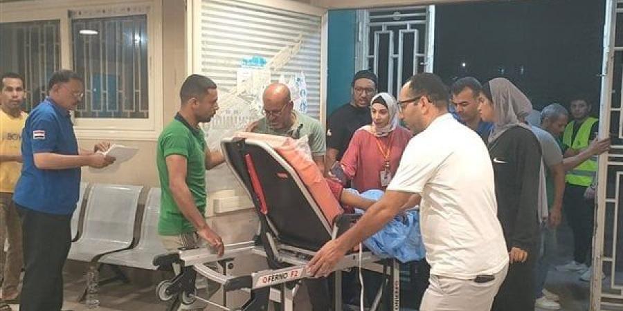 معبر
      رفح
      البري
      يستقبل
      20
      جريحا
      ومصابا
      فلسطينيا
      للعلاج
      في
      المستشفيات
      المصرية