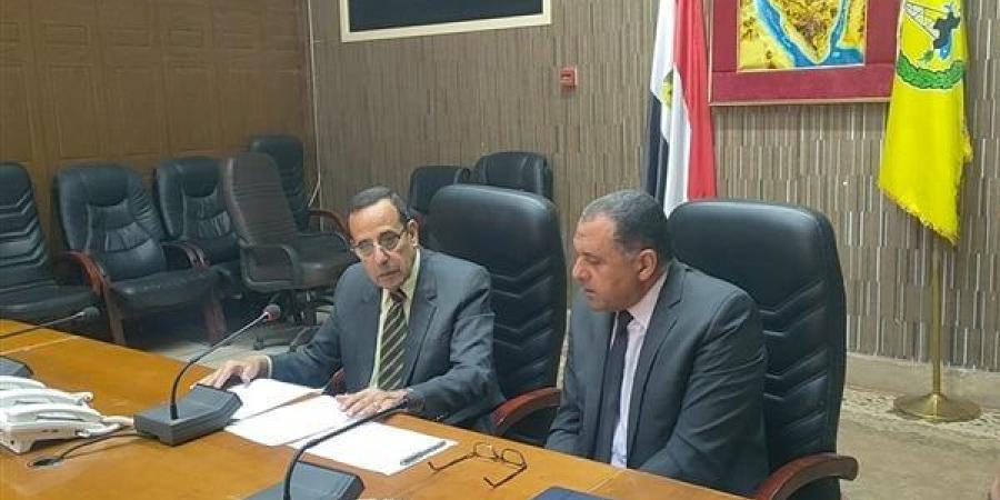 محافظ
      شمال
      سيناء
      يعلن
      إنشاء
      غرفة
      عمليات
      لمتابعة
      الانتخابات
      الرئاسية