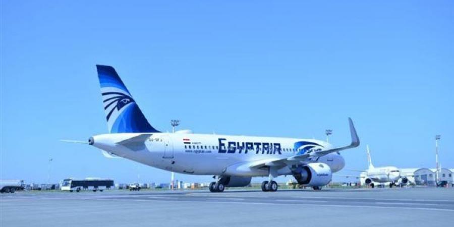 "مصر
      للطيران"
      توفر
      أتوبيسات
      لنقل
      العاملين
      إلى
      مقار
      اللجان
      الانتخابية