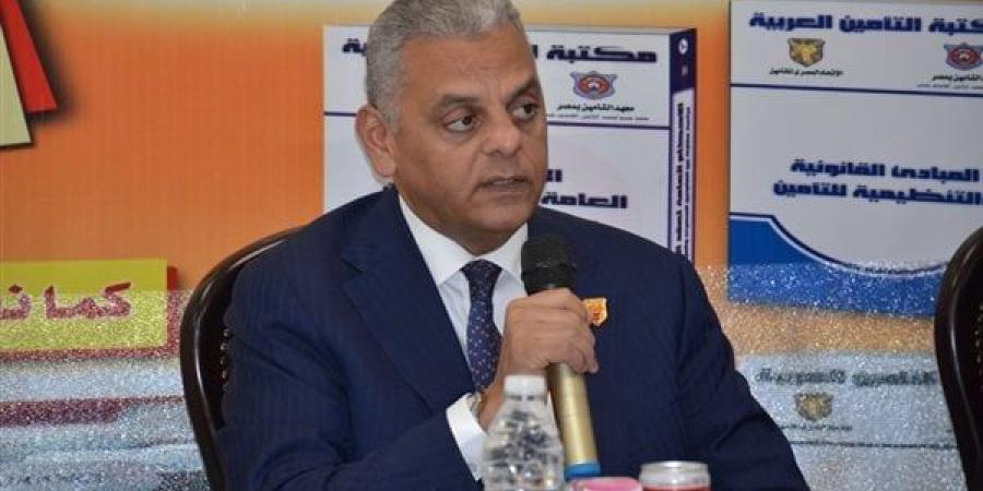 «المصري
      للتأمين»
      يرصد
      دور
      صناعة
      التأمين
      تجاه
      مخاطر
      أسواق
      الكربون
      الطوعية