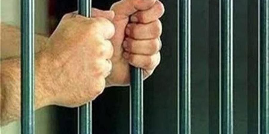 حبس
      المتهم
      بقتل
      صديقه
      بطوبة
      في
      بولاق
      الدكرور
