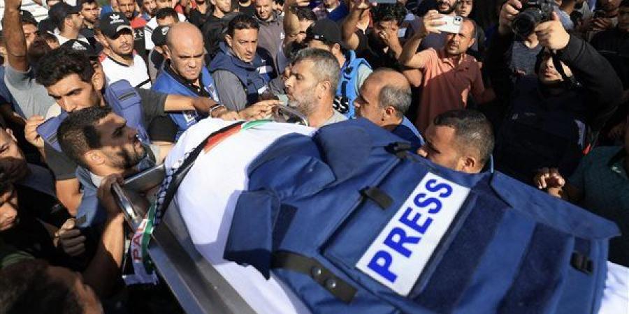 استشهاد
      أكبر
      عدد
      من
      الصحفيين
      خلال
      نزاع
      واحد
      منذ
      أكثر
      من
      30
      عاما
      في
      غزة