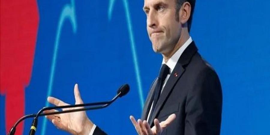 رئيس فرنسا يعيّن أحد المقربين منه موفدا خاصا إلى لبنان لحل الأزمة