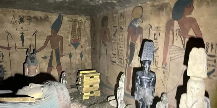 بيع
      تمثال
      "سوكر"
      الفرعوني
      بأقل
      من
      5
      آلاف
      إسترليني
      "مزاد
      عالمي
      للآثار
      المصرية"