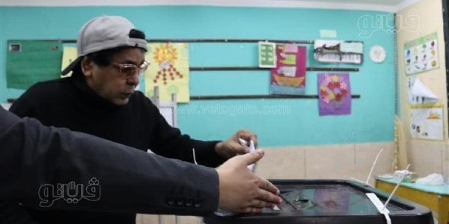 الكينج
      محمد
      منير
      يدلي
      بصوته
      في
      الانتخابات
      الرئاسية
      بالشيخ
      زايد
      (فيديو
      وصور)