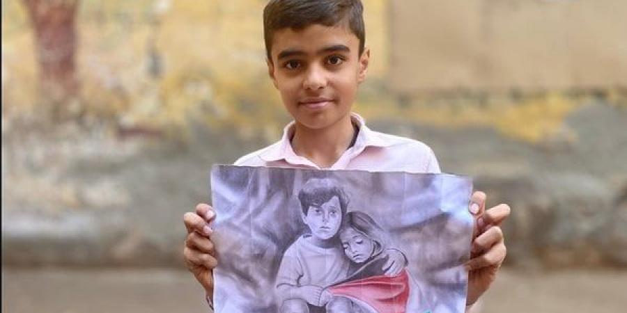 ماثيو
      الإنسان،
      طفل
      منياوي
      يعبر
      عن
      مأساة
      غزة
      برسم
      صور
      مؤثرة
      بالفحم