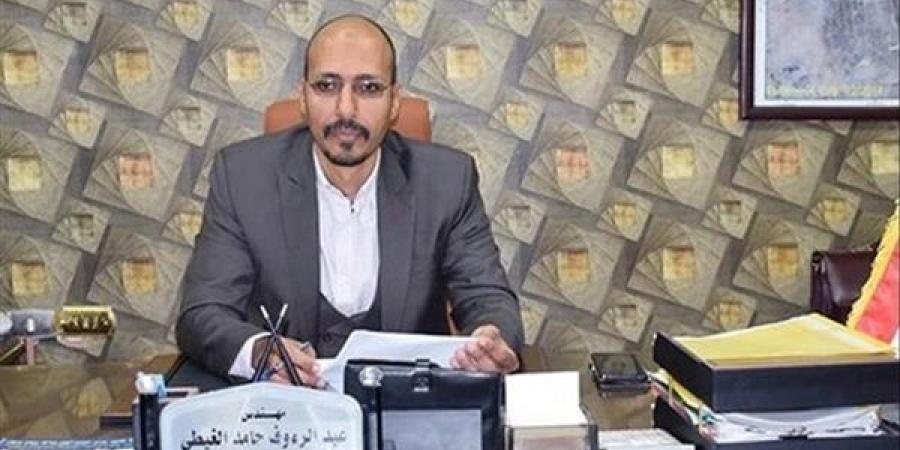 رئيس
      جهاز
      القاهرة
      الجديدة
      يتفقد
      أعمال
      عدد
      من
      مشروعات
      المدينة