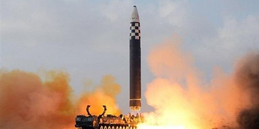 الثاني
      خلال
      ساعات،
      كوريا
      الشمالية
      تطلق
      صاروخا
      باليستيا
      عابرا
      للقارات
      باتجاه
      بحر
      اليابان