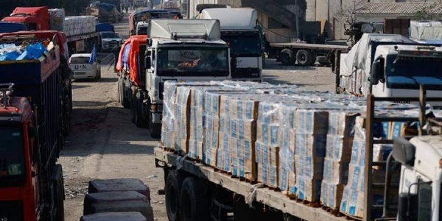 دخول
      أولى
      الشاحنات
      المحمّلة
      بضائع
      تجارية
      إلى
      قطاع
      غزة
