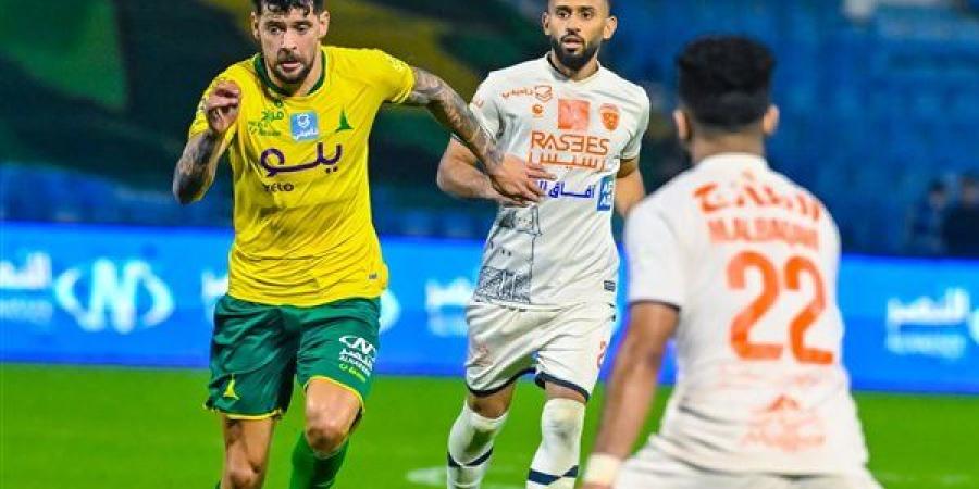 بمشاركة
      محمد
      شريف،
      الخليج
      يضرب
      الفيحاء
      بثلاثية
      في
      الدوري
      السعودي