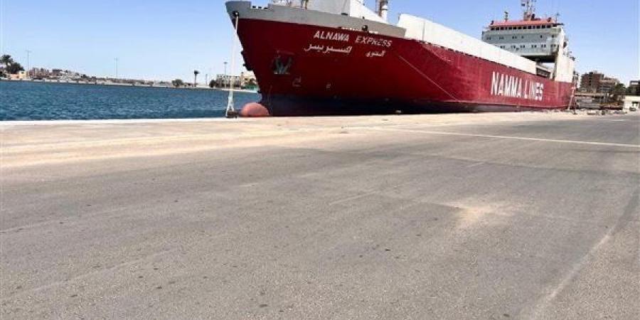 مصادر:
      تأثير
      محدود
      على
      حركة
      الملاحة
      بقناة
      السويس
      بسبب
      التوتر
      بالبحر
      الأحمر