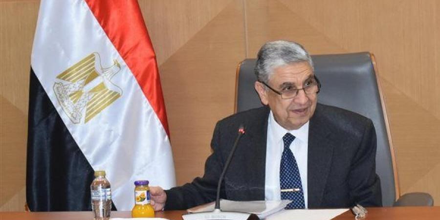 الكهرباء:
      5.7
      مليار
      جنيه
      مصري
      استثمارات
      في
      القطاع
      خلال
      العام
      الجاري