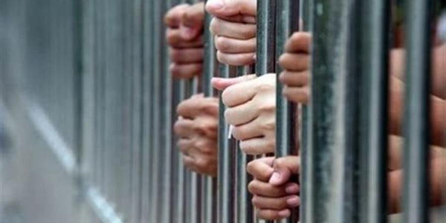 السجن
      المشدد
      10
      سنوات
      لـ4
      متهمين
      باستعراض
      القوة
      في
      الإسكندرية